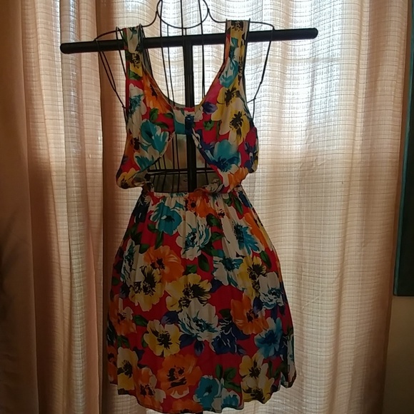 Dress - Picture 2 of 2